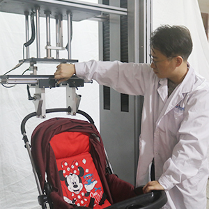 Método de prueba del probador de durabilidad del mango del carrito de bebé